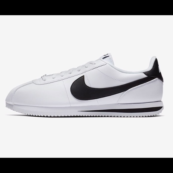 nike cortez small logo